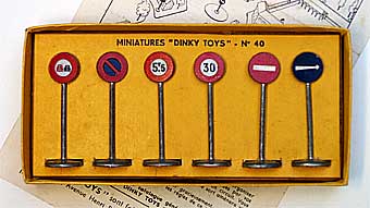 boites panneaux dinky toys 40
