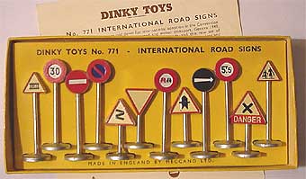dinky toys 771 panneaux
